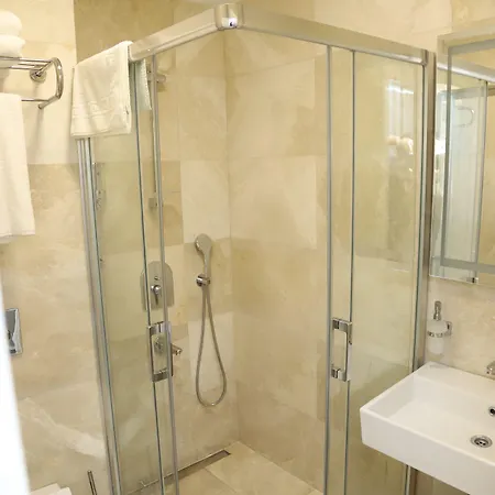Otel Novus 3*